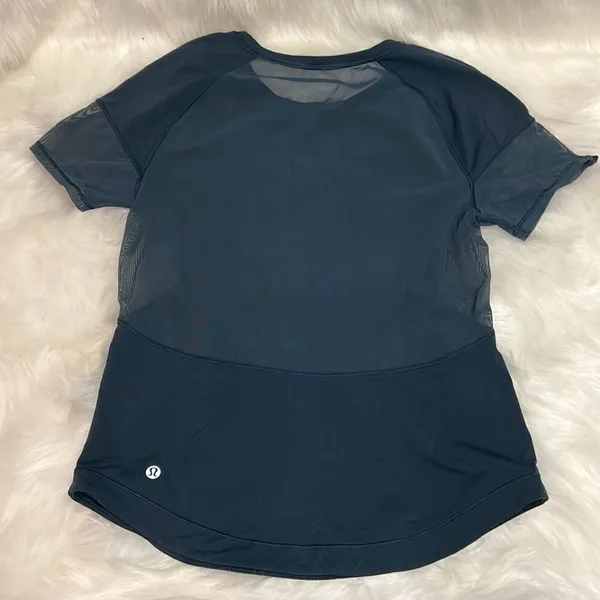 Lululemon Blueish‎ Green Sheer top size 4 C34 - Image 6