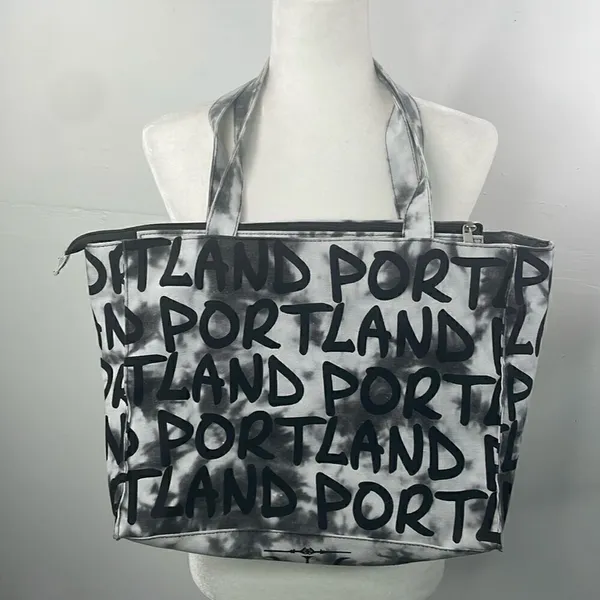 Robin Ruth Tote with zipper Portland black and white - Image 2