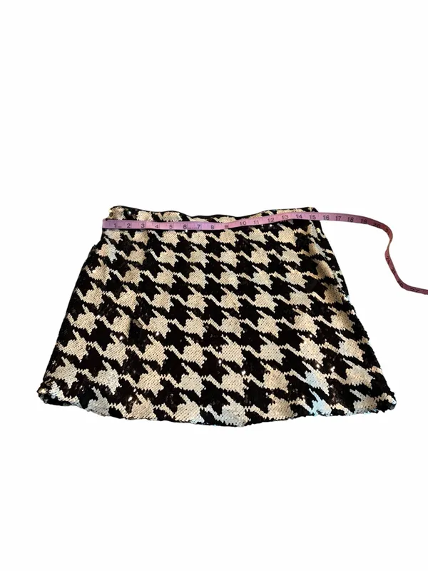 ASTR Darby sequin mini skirt - Image 4