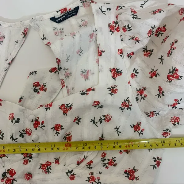 SHEIN Woman L‎ Coquette Girl Milkmaid Floral Cropped Puffed Sleeve Tie-back Top - Image 4