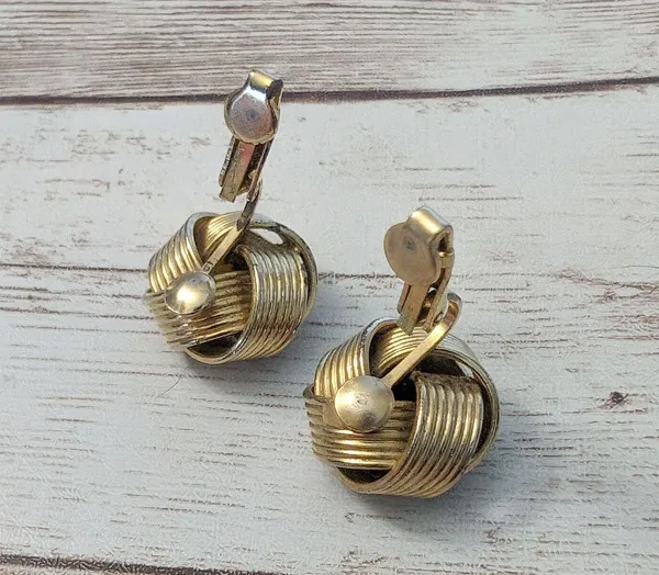 Vintage Clip On Earrings - Chunky Gold Tone Knot Design - Image 7