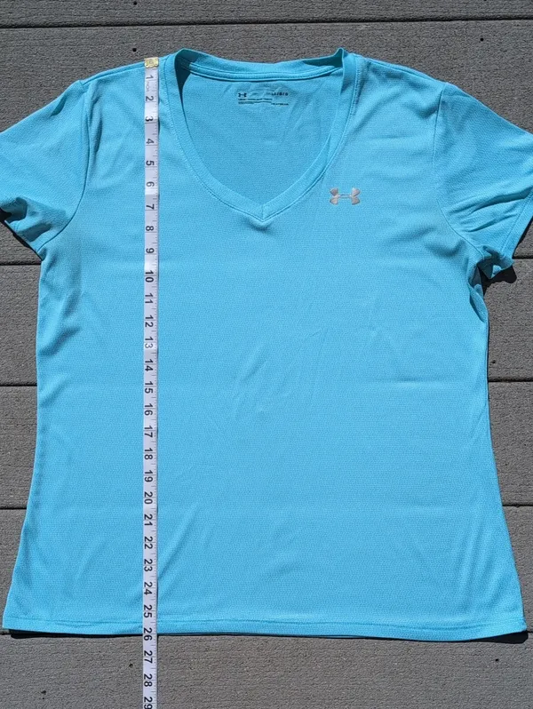 Under Armour Women's Loose Fit V-Neck Short Sleeve Shirt | Hear Gear - Image 5