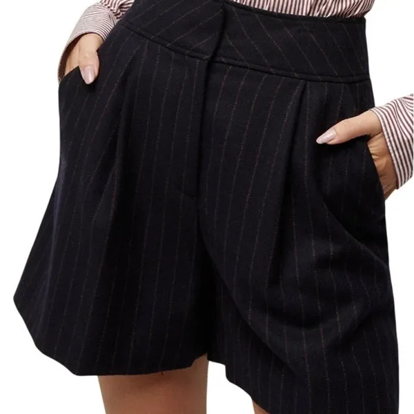 Veronica Beard Haina Navy Pinstriped Short Size 8 - Image 2