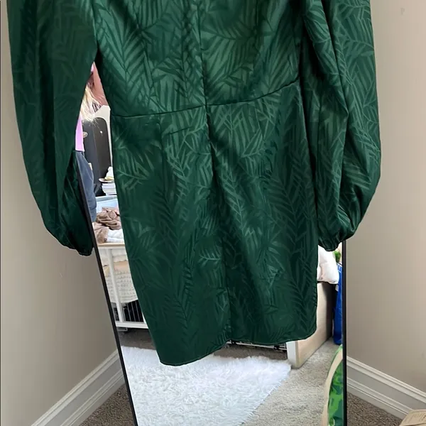 Hello Molly Green Sheath Dress with Puff Sleeves - Image 6