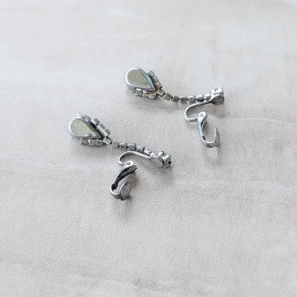 Vintage Clip On Earrings Clear Gems with Black Gem Drop Dangle Regal Stylish - Image 5