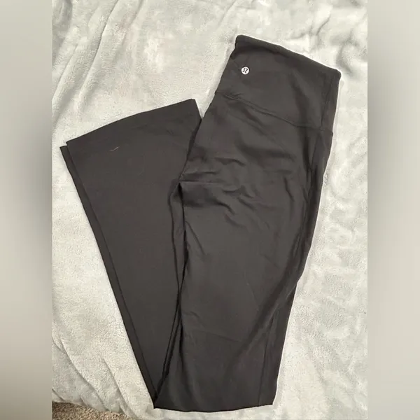 Lululemon Groove Super-High-Rise Flared Pant *Nulu in Black - Image 4
