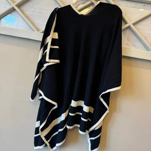 Ralph Lauren Ruana Wrap S/M‎ Black Sweater Cape Wrap Retails $285 - Image 2