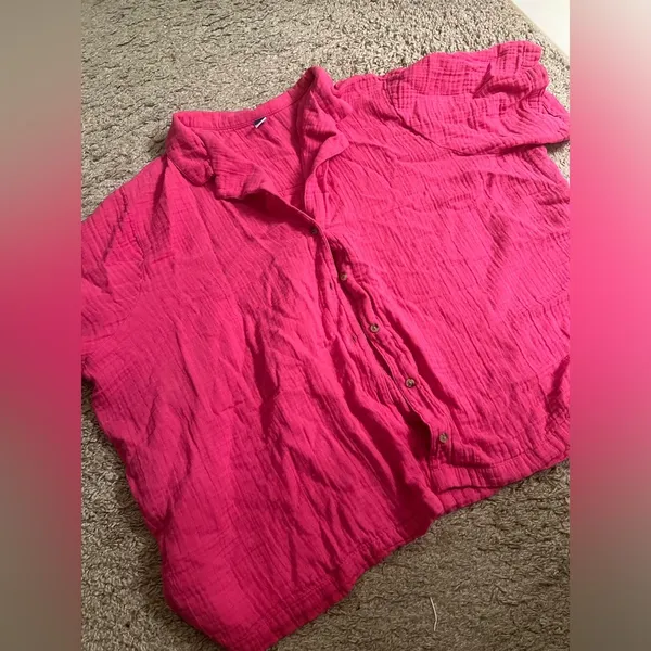 Old Navy Crinkle Gauze Button Up & Shorts Set in Polarized Pink - size XL - Image 5