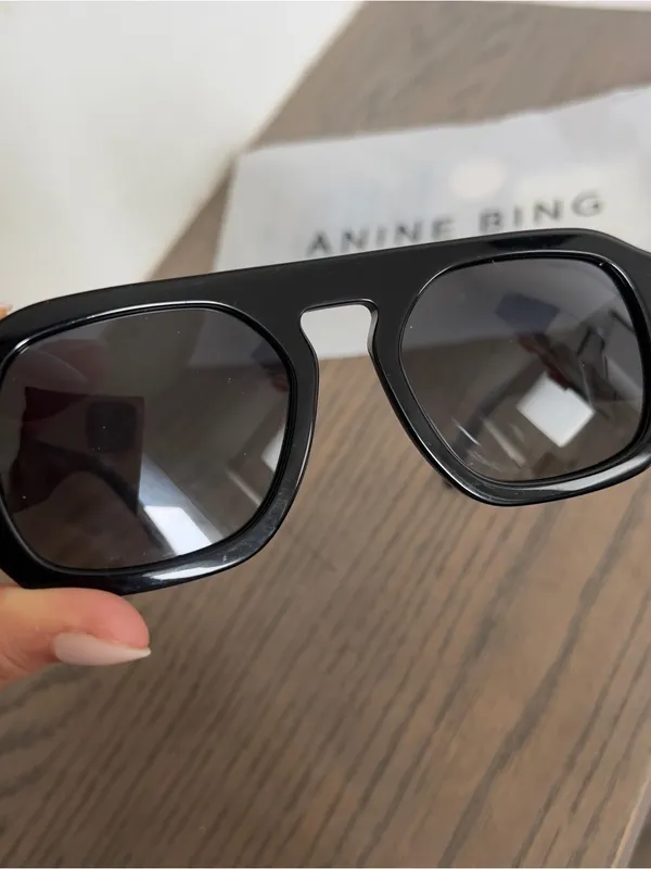 Anine Bing Preston Sunglasses in Black - Image 8
