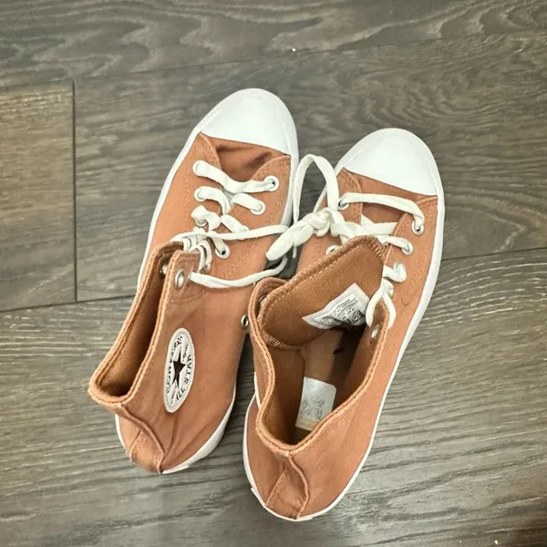 Converse Women’s 9 Brown Tan Lugged Platform Sneakers Shoes - Image 9