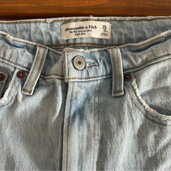 Abercrombie & Fitch Petite High Rise Loose Jean in Light Wash with Distressing - Image 5