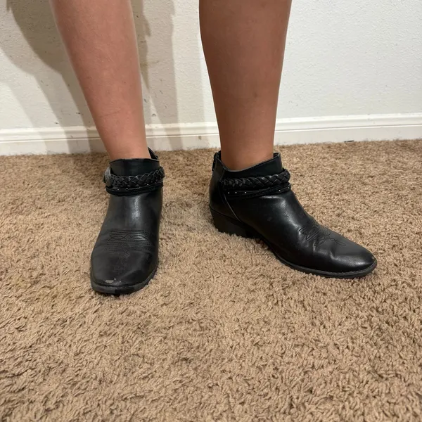 DV by Dolce Vita Black Western Ankle Booties Buckle Detail Sz 6.5 - Image 6