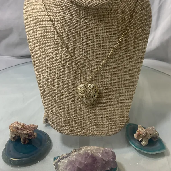 Silver Tone Filigree Hollow Heart Locket Necklace - Image 3