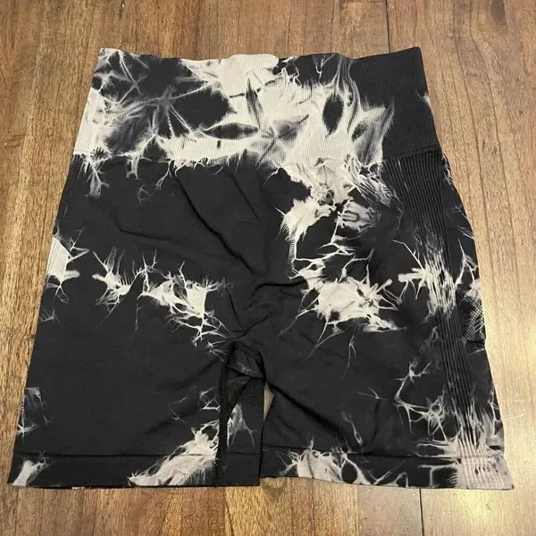 Tie Dye Seamless Scrunch Shorts Medium Black - Image 8