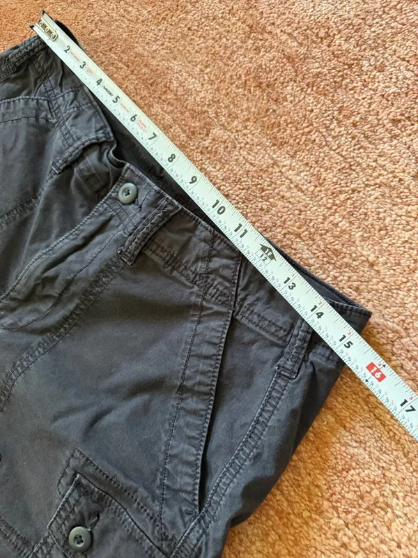 American Eagle Size 8 Black Stretch Cargo Utility Shorts Raw Hem - Image 7