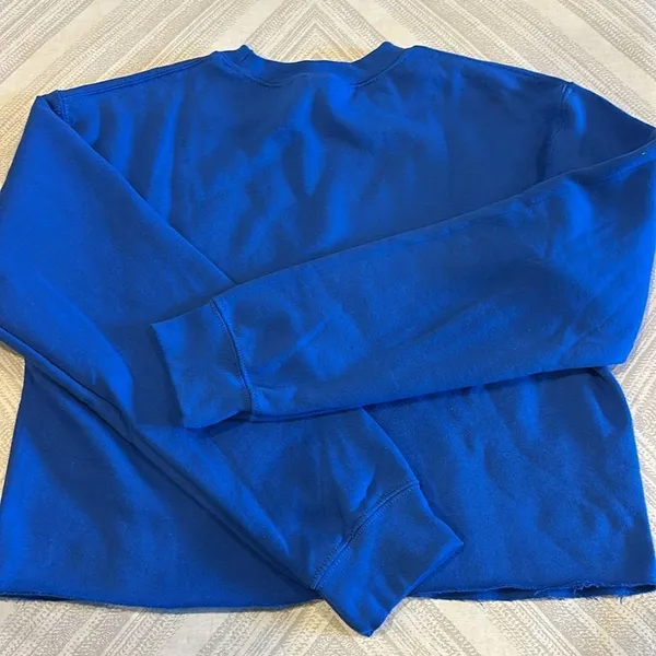 Gildan Women’s Cropped Royal Blue Crewneck Sweatshirt - Size S - Image 6