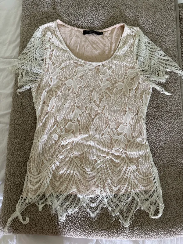 Cream lace top BKE size med - Image 8