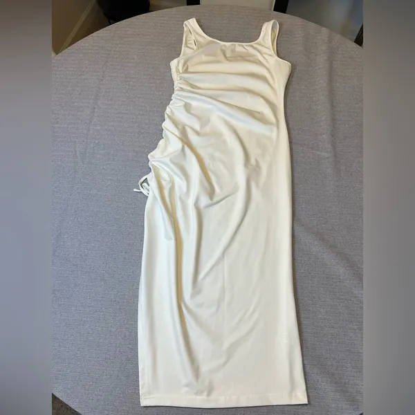White Ruched Dress Size‎ Large - Image 10