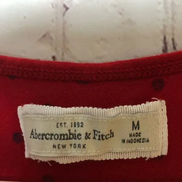 Abercrombie & Fitch Womens Red Polka Dot SleevelessTank Size M - Image 4