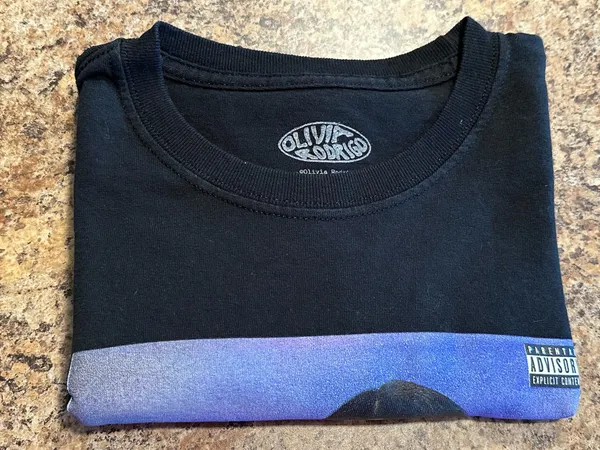 Olivia Rodrigo SOUR tour concert Tee - Image 3