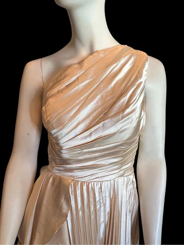 Elegant One Shoulder Pleated Asymmetrical Hemline Champagne 6 NWOT - Image 7
