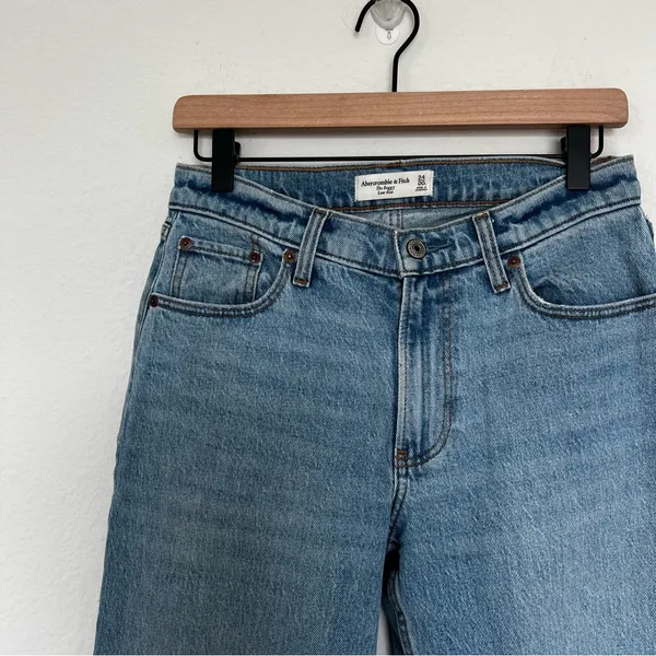 Abercrombie & Fitch Low Rise Baggy Jean Medium With Raw Hem - Image 7