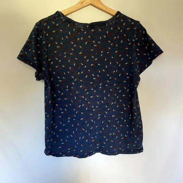 Vintage Levi's navy t-shirt apple design women's size large cotton top casual‎ - Image 6