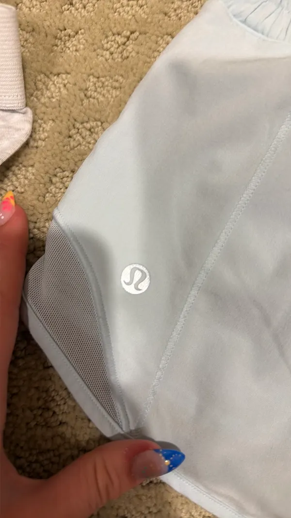 Lululemon Shorts Hotty Hot 2.5" Low-Rise Baby Blue - Image 4