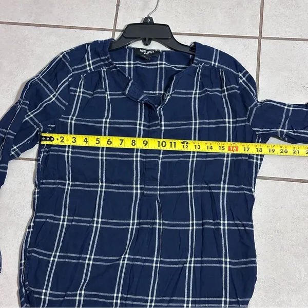 Nine West‎ Jeans Women Blue Plaid Button Up Blouse size Small. - Image 7