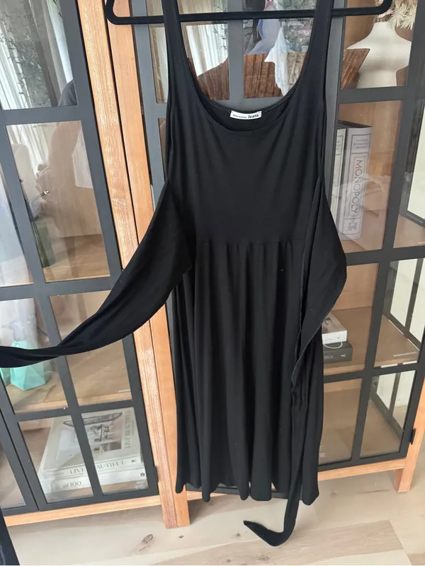 Reformation August Midi Dress tie front adjustable scoop round neck tencel wrap - Image 5