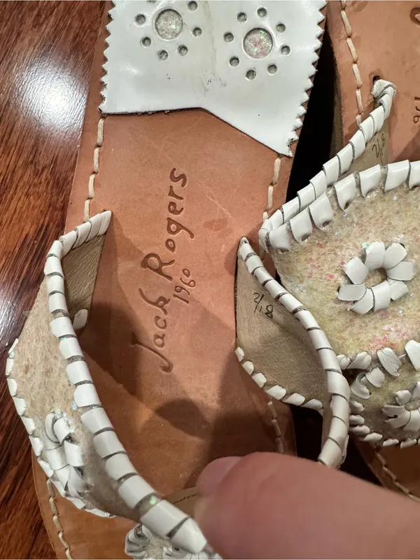 Jack Rogers gold glitter wedges NWOT Size 8.5 - Image 3