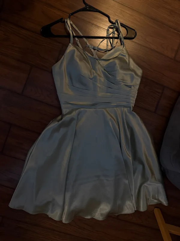 Green Dress Amazon Mini Satin - Image 3