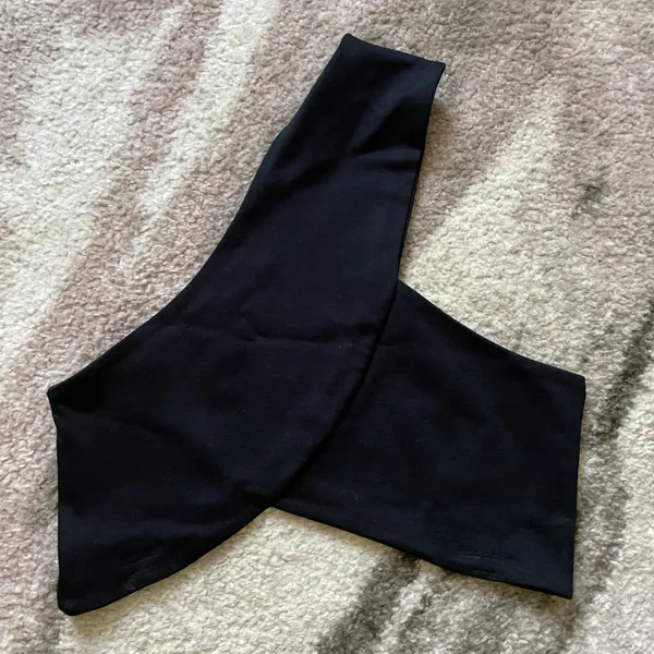Edikted One Shoulder Crop Top - Image 3