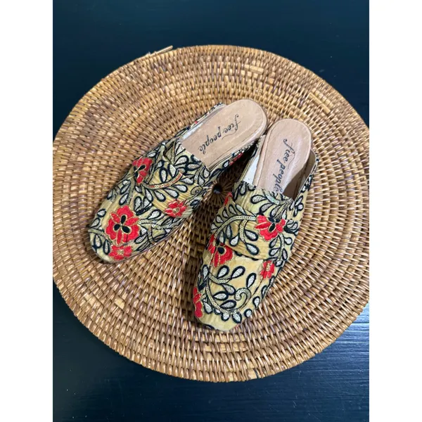 Free People At Ease Loafer Mules Yellow Floral Embroidered Sequin Flats Size 36 - Image 3