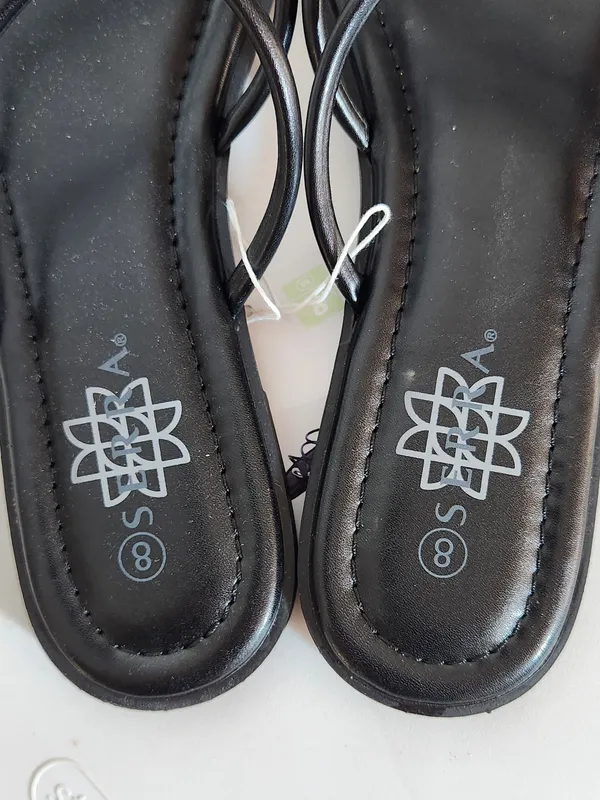 Serra Black Strappy Faux Leather Sandals Silver Tone Accent Size 8 NWT - Image 4