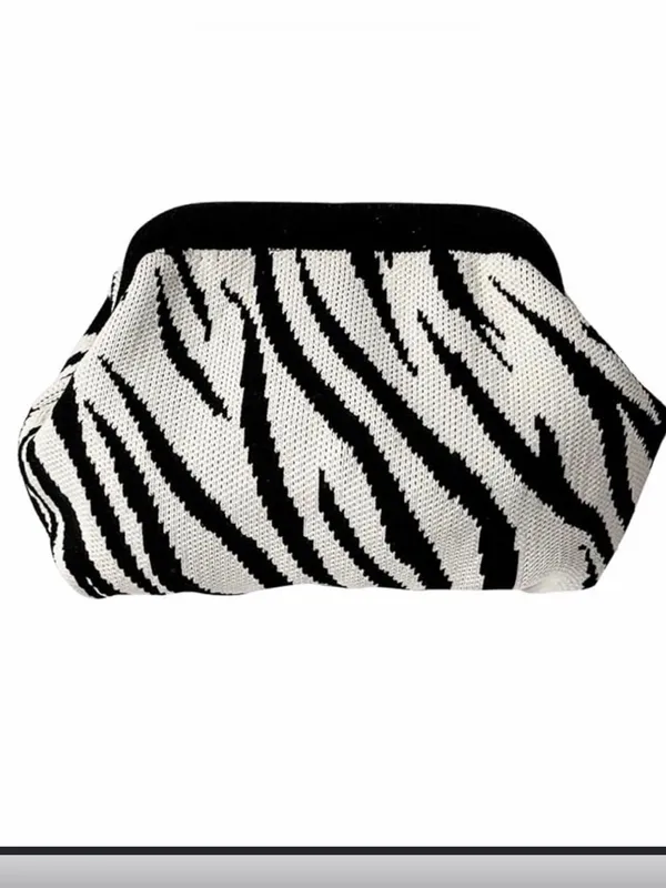 🦓 ZEBRA PRINT KNIT DUMPLING CLUTCH | 2 - Image 3