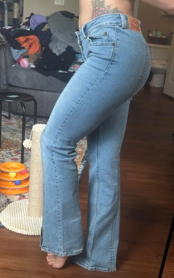 Levi’s Superlow Bootcut Jeans - Image 3