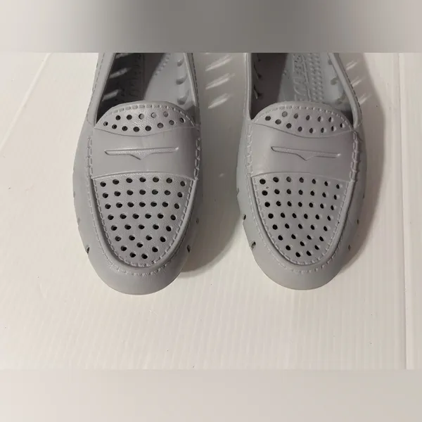Floafers Posh slip on loafers rubber shoe women size 9 - Image 4