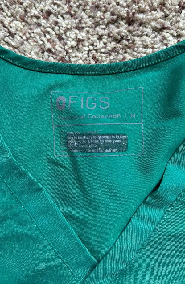 FIGS Technical Collection Scrub Top Size Medium - Image 6