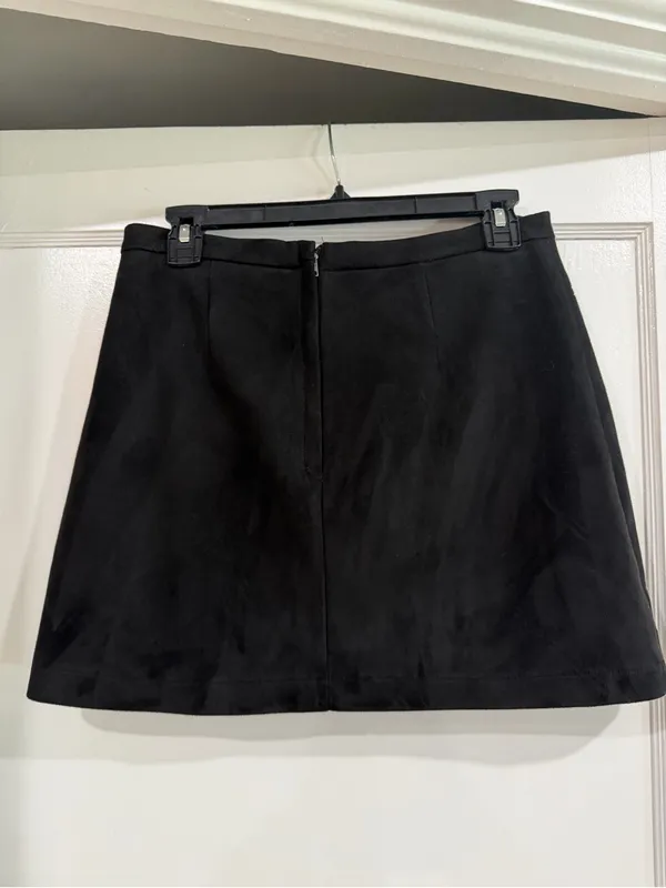 Black suede like Mini Skirt with Gold Buttons Size undefined - Image 4