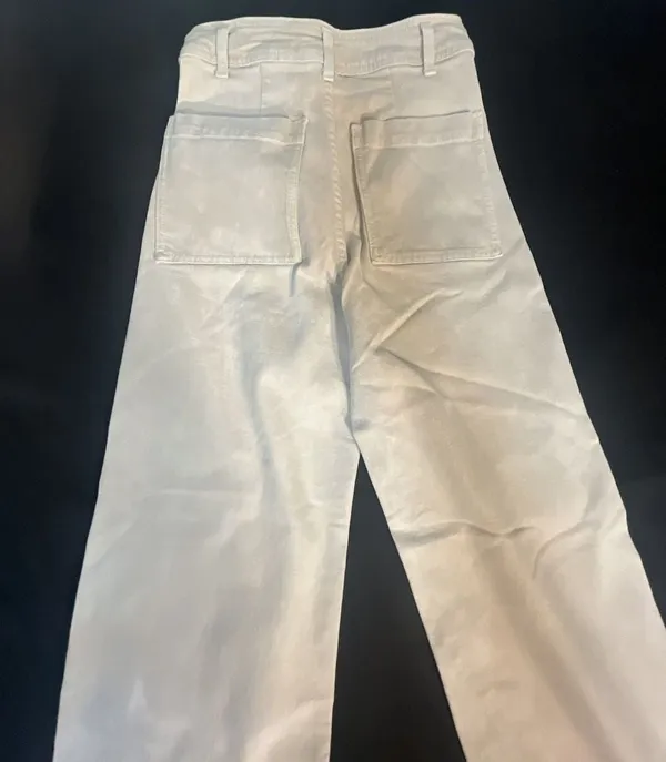 Zara High-Waisted Wide-Leg Raw Hem Jeans in Cream - Image 6