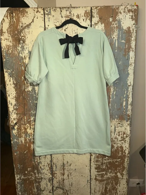 Free Assembly green short sleeve French Terry Dress bow detail size Medium - Image 4