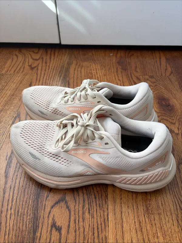 Brooks GTS 23 Women's Neutral-Run Sneakers in Pale Pink and Cream Size 8.5 - Image 3