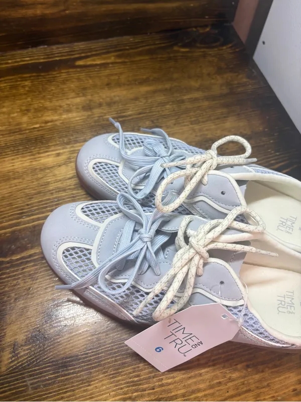Time and tru pale blue mule sneakers size 6 - Image 2