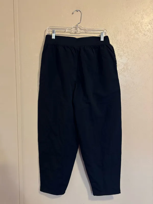 Nike Women's Sportswear Essential Woven High-waisted Winter Pants sz M - Image 2