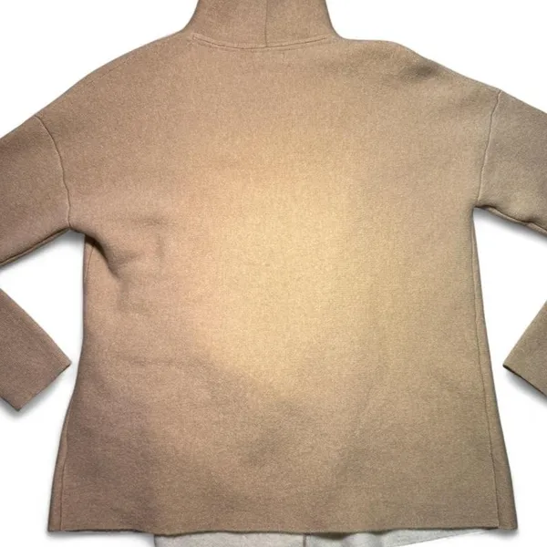 Adrienne Vittadini luxury cashmere shawl sweater in size M. - Image 3