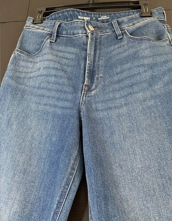 Women’s High-Rise WOW Straight Jeans. Size 6. Old Navy. Like New! - Image 4