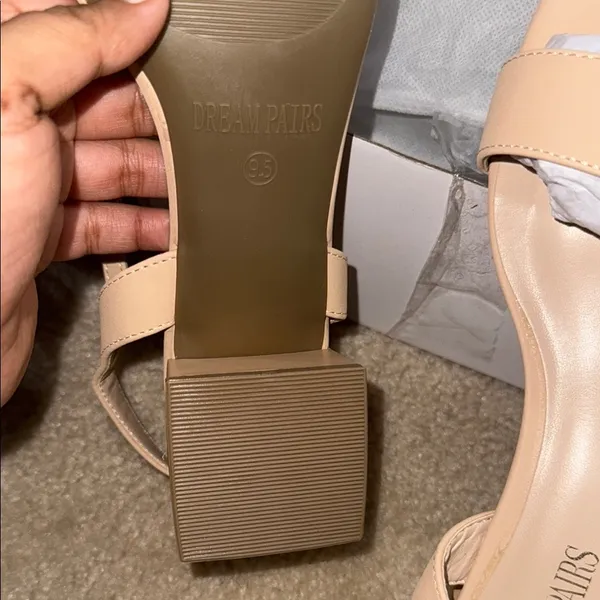 Amazon Dream Paris women’s Elegant Cream Block Heel Sandals 9.5 like new - Image 4