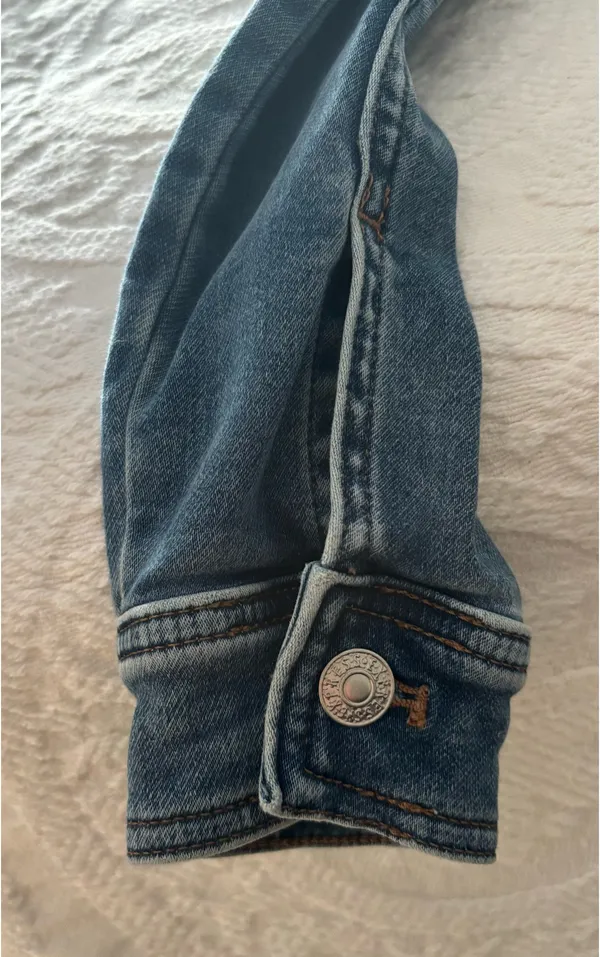 Express Women’s Denim Jacket - Image 3