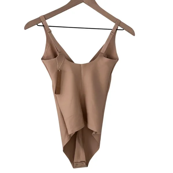 NWT Skims Body Unlined Plunge Thong Bodysuit Clay Size Large - Image 4